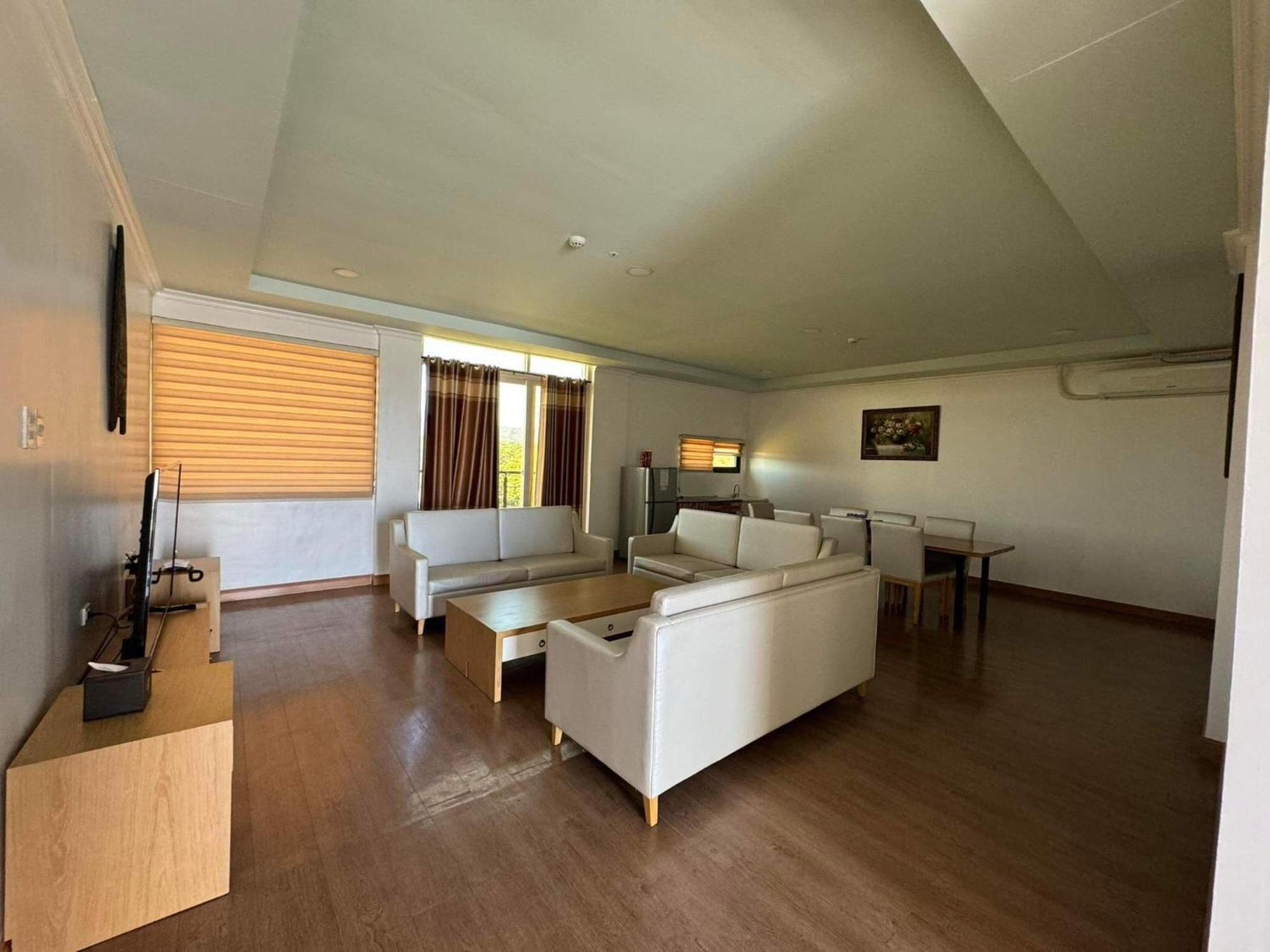 Punta Clark Hotel Clark Field Bagian luar foto